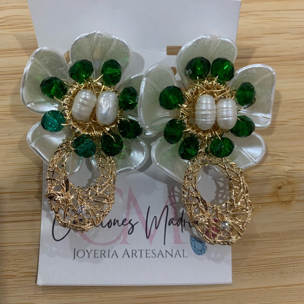 Artesanal earrings, handmade
